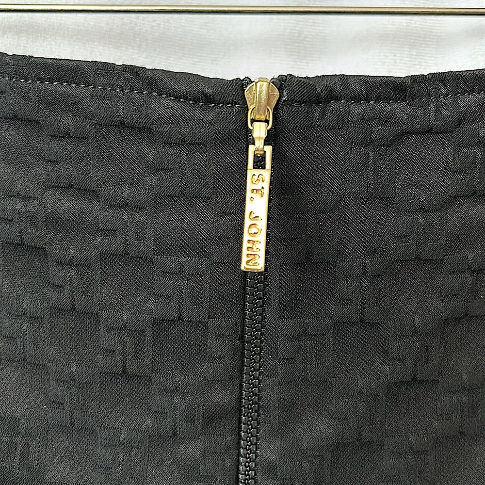 St. John NWT Elegant Black Zippered Patterned Skirt **Size 6** 🌺🌺 - Picture 3 of 6